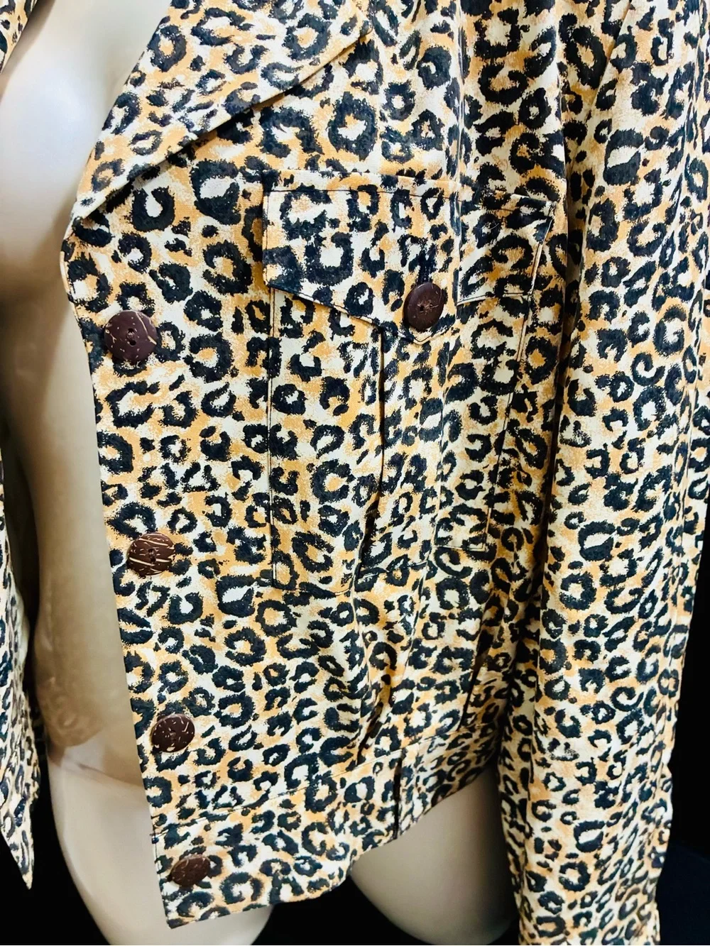 VTG City Silk Leopard 💯 Silk Cropped Lined Jacket w/ Shoulder Pads Button Down